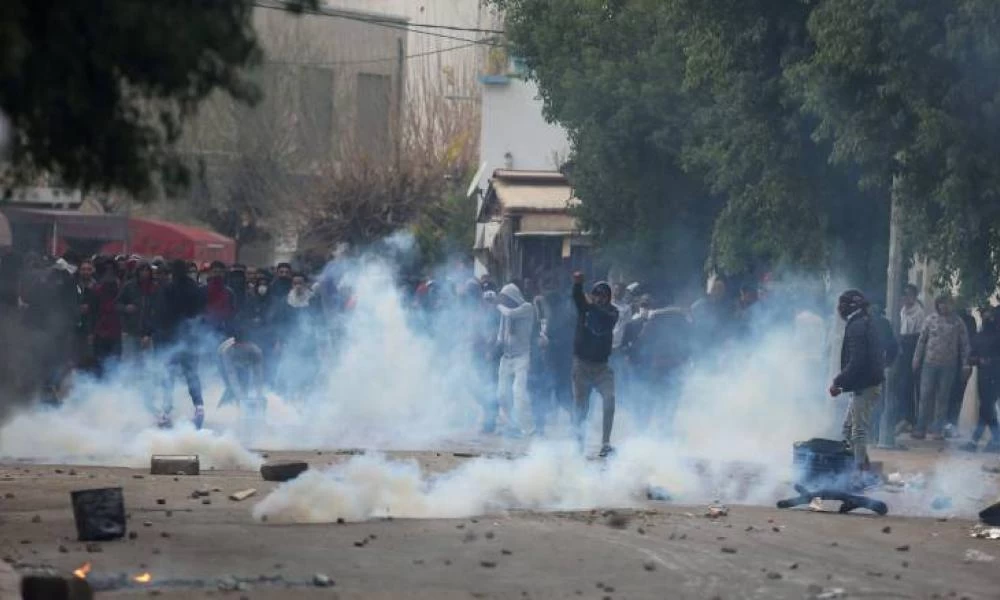 Τουλάχιστον 600 συλλήψεις μέσα σε ένα 24ωρο στην Τυνησία